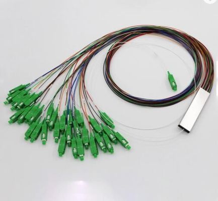 El SC APC 1 entró 8 el divisor de acero del PLC de la fibra óptica del tubo de la salida 1x8