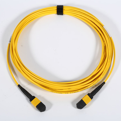 El remiendo de la fibra óptica de MPO MTP telegrafía la chaqueta de PVC de la pérdida de inserción 0.5dB 12/24 corazones