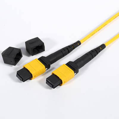 El remiendo de la fibra óptica de MPO MTP telegrafía la chaqueta de PVC de la pérdida de inserción 0.5dB 12/24 corazones